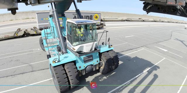 Manutention et logistique sur le port de Calais en images