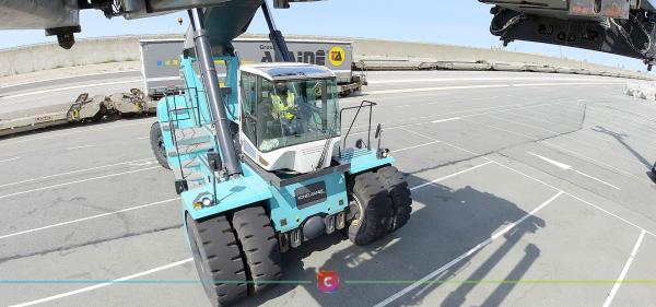 Manutention et logistique sur le port de Calais en images